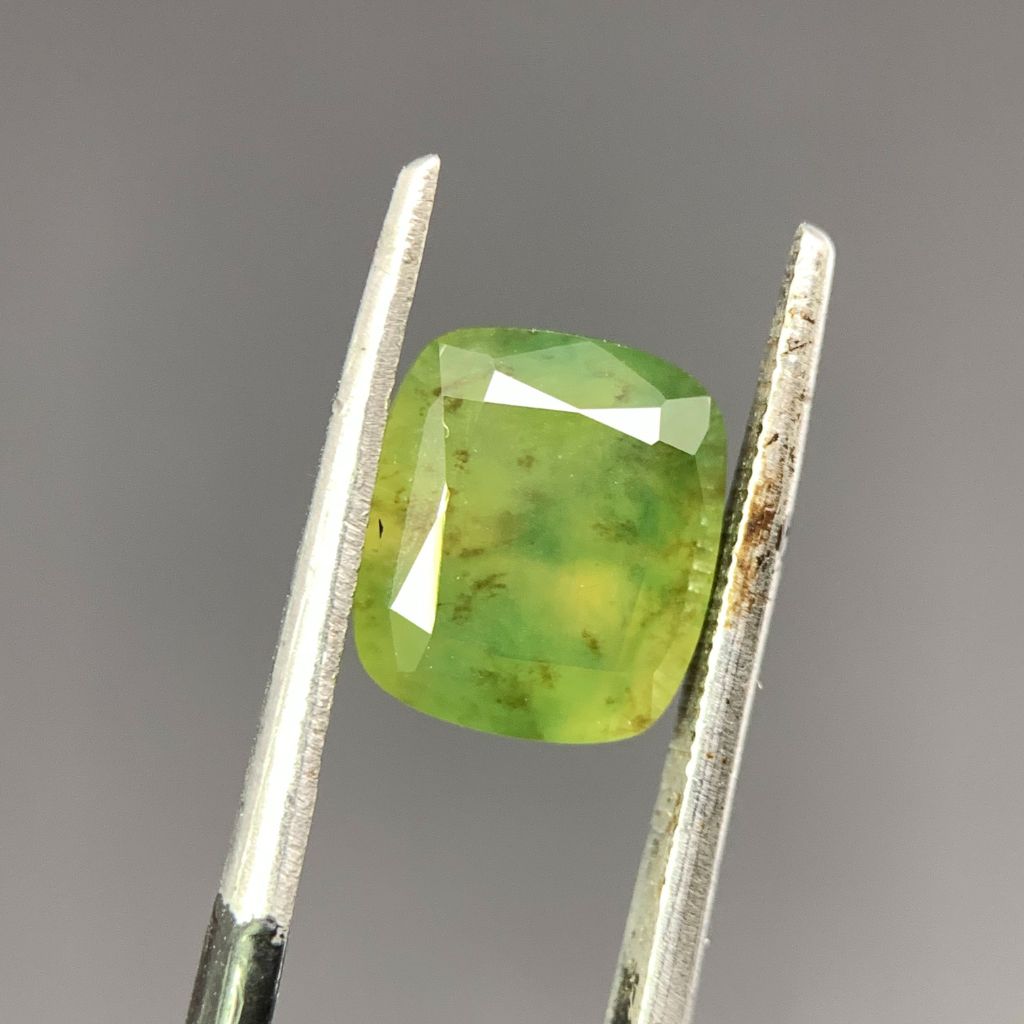 Auction For Green Grossular Garnet – Vibrant Crystal from Pakistan